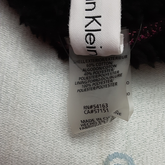 Calvin Klein Infinity loop scarf - Picture 3 of 6